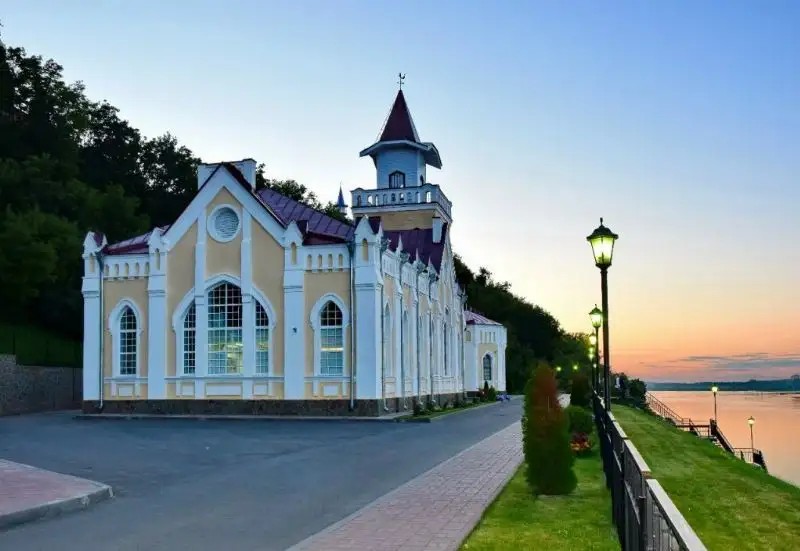 СТАРАЯ БАШНЯ