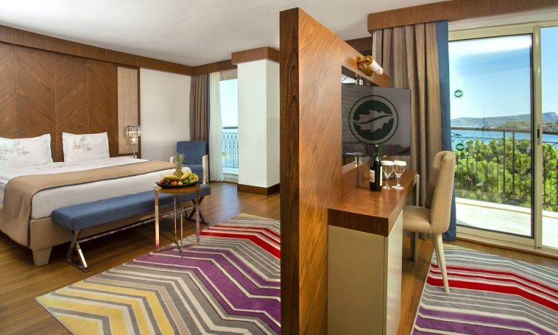 corner suite