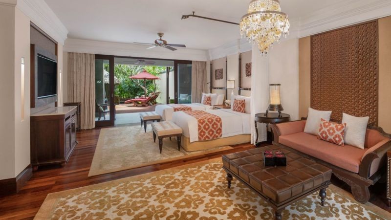 st regis pool suite
