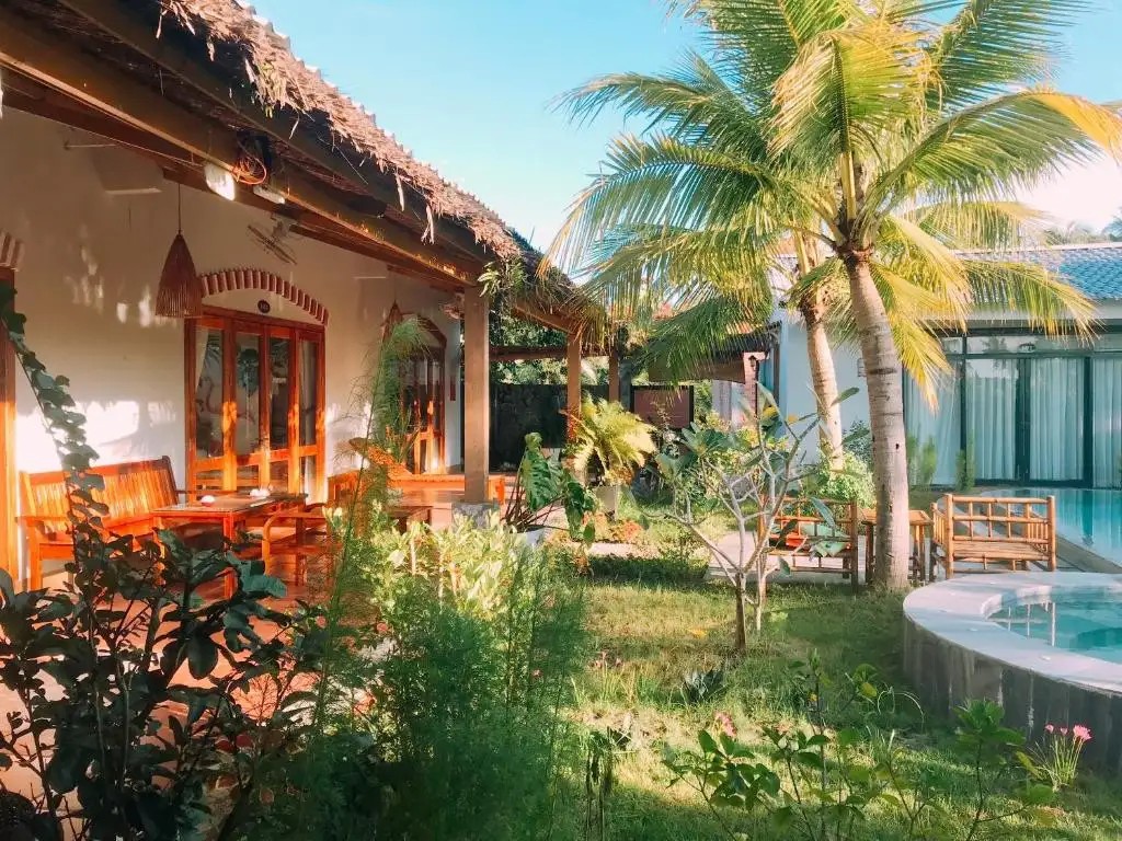 GREEN BUNGALOW 