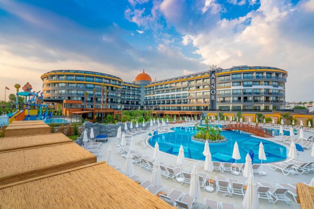ARNOR DE LUXE HOTEL & SPA