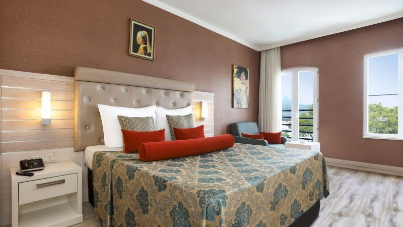 couple orange suite