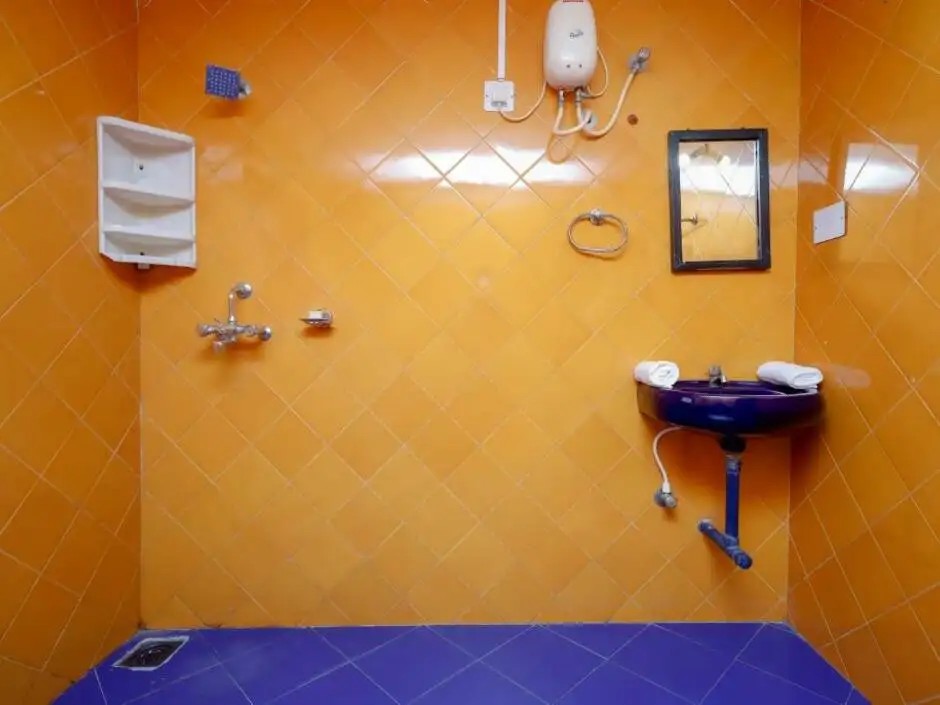 AJS INN GUESTHOUSE
