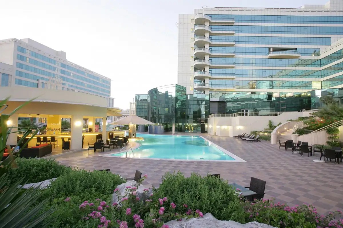 MILLENNIUM AIRPORT HOTEL