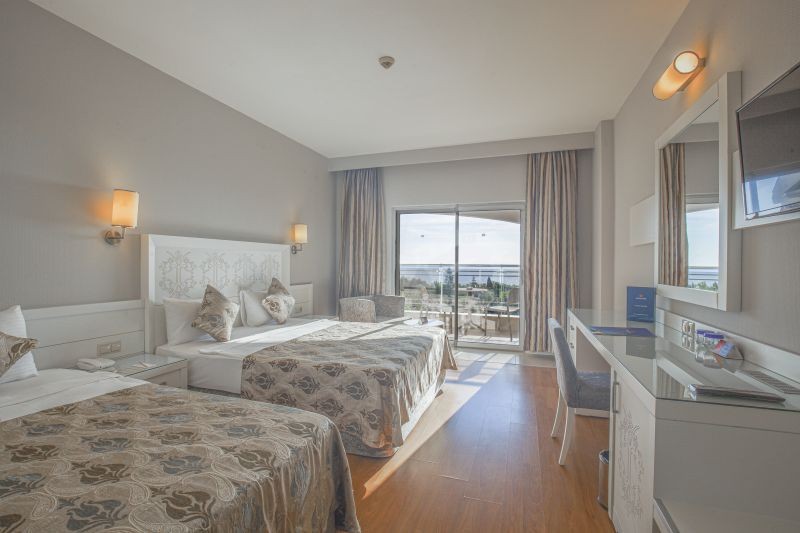 standard side sea view