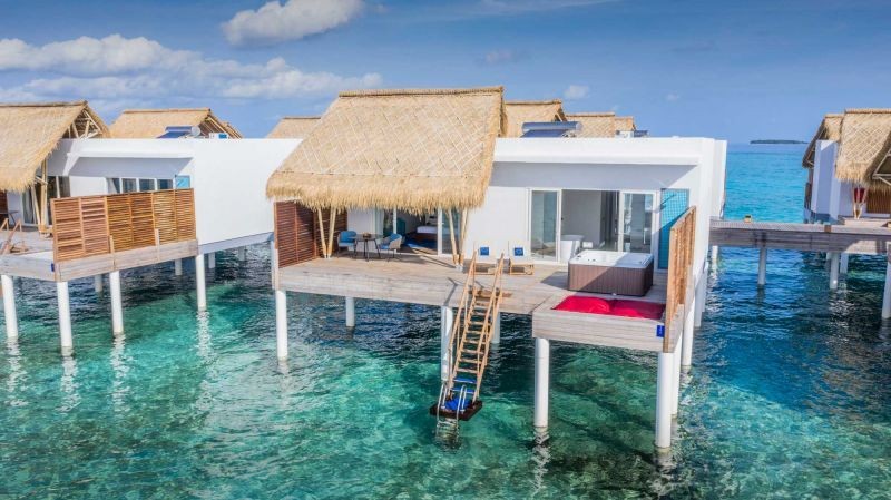 jacuzzi water villa