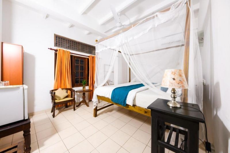 suite with balcony