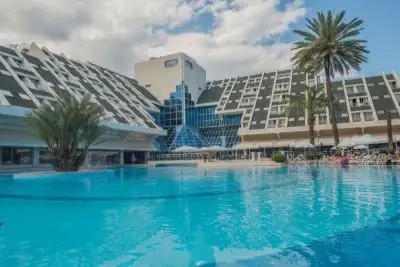 QUEENS PARK RESORT GOYNUK