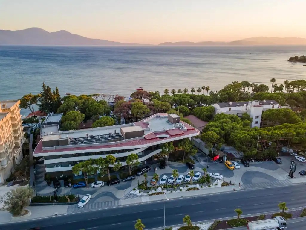 UNIQUE LIFE STYLE HOTEL