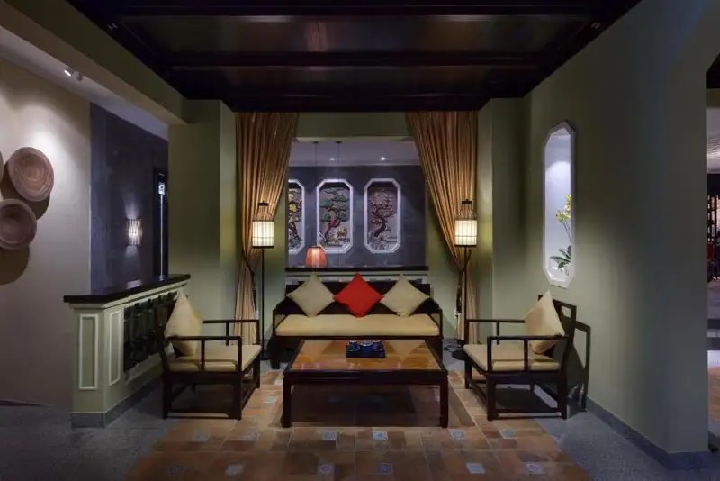 LITTLE RIVERSIDE