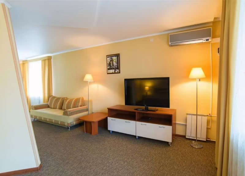 СЬЮТ ОТЕЛЬ (SUITE HOTEL)