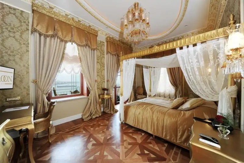 MAROON BOSPHORUS HOTEL