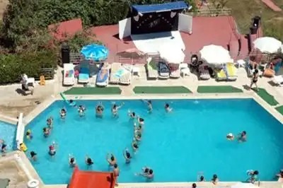 CLUB WEST GARDEN