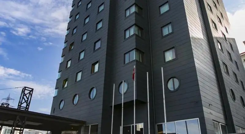 QUA HOTEL