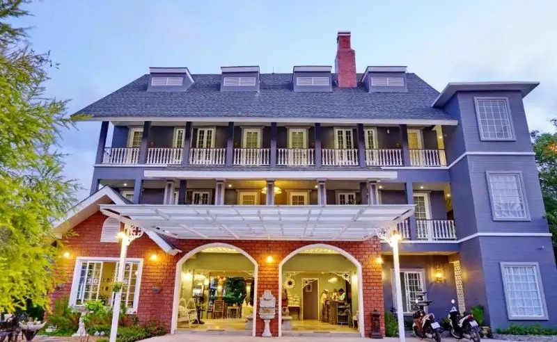 PERENNIAL RESORT