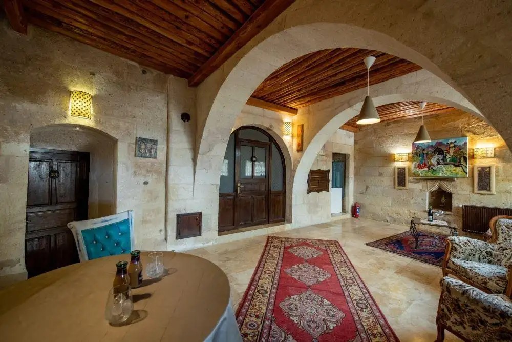 AURORA CAVE HOTEL