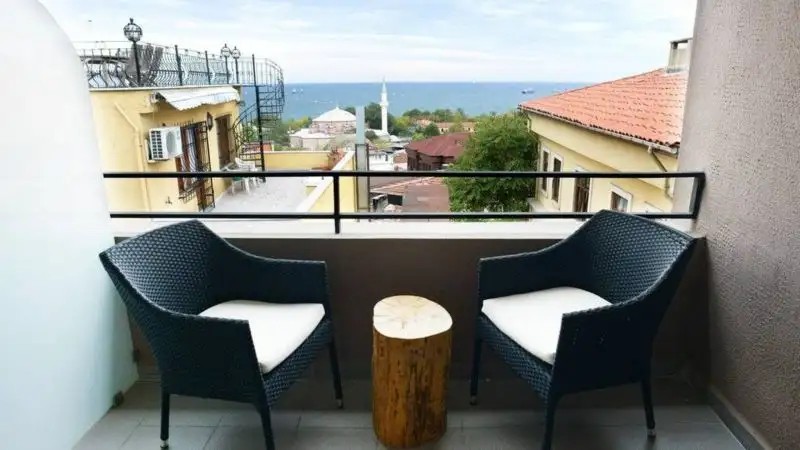 RUMOURS INN HOTEL