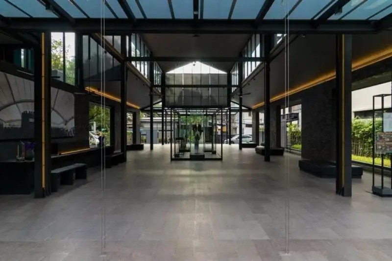 THEATRE RESIDENCE
