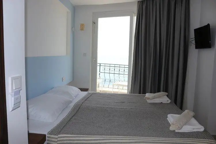 RUGGED HOTEL