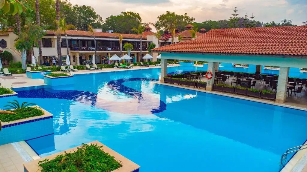 CHAMPION HOLIDAY VILLAGE