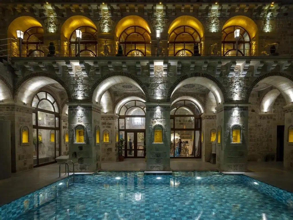 ELIKA CAVE SUITES