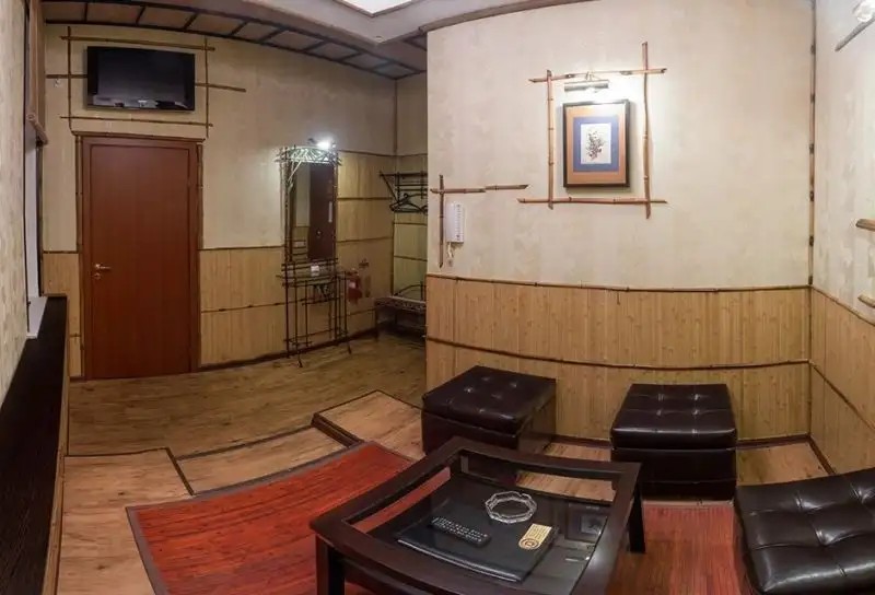 ГОСТИНЫЙ ДВОР НА ТРОИЦКОЙ