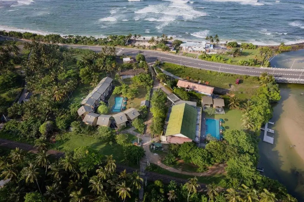 SOUTH LAKE RESORT