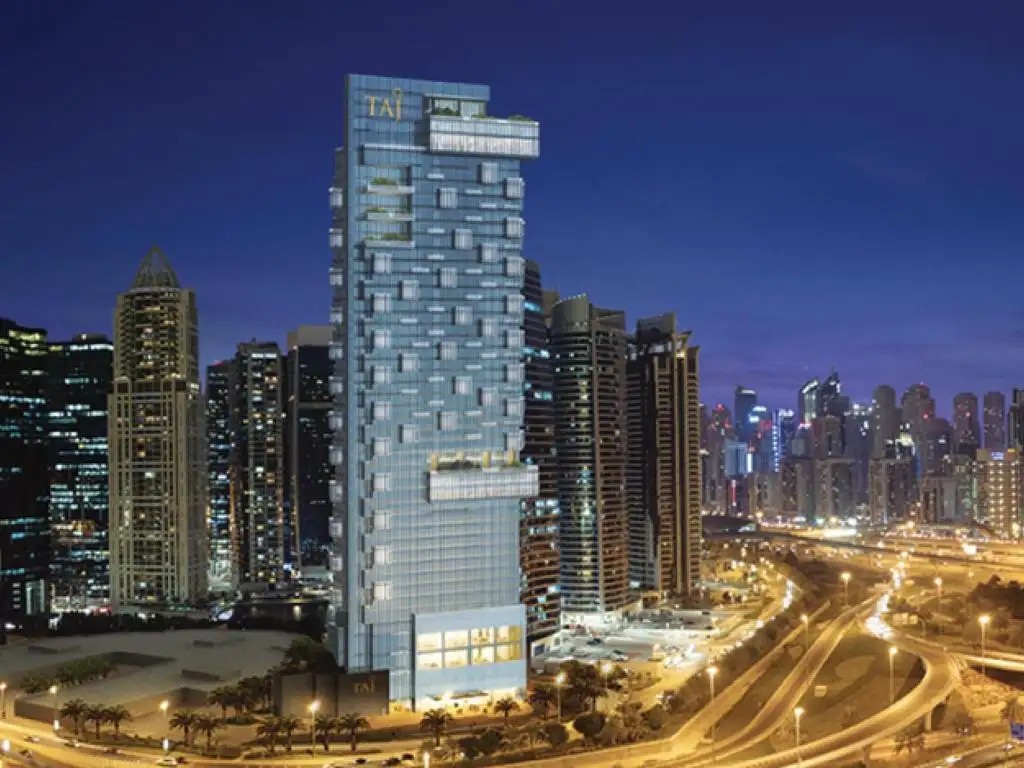 TAJ JUMEIRAH LAKE TOWERS