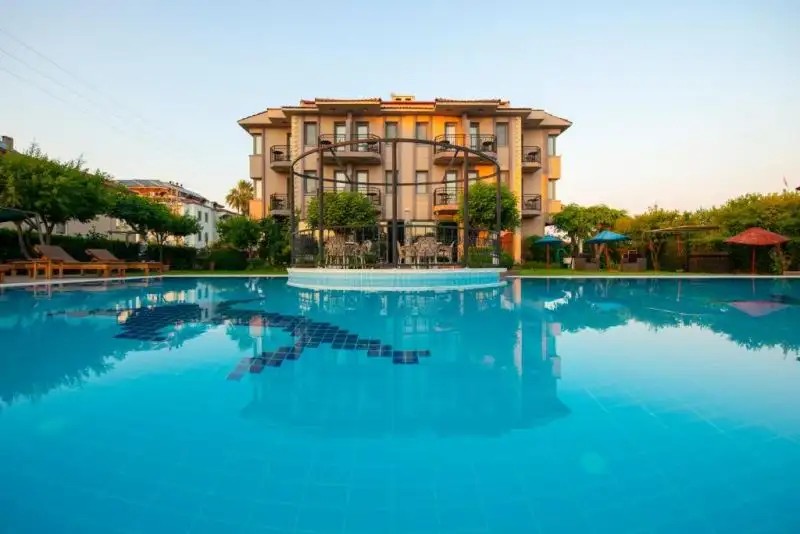GOLDEN MOON HOTEL