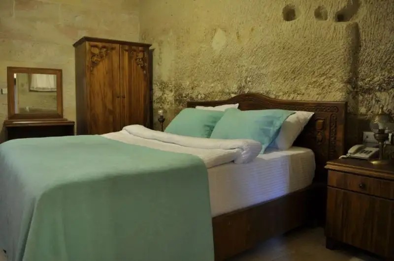 SALKIM CAVE HOUSE