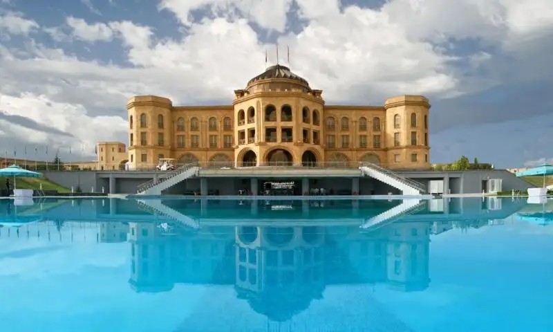 LATAR HOTEL COMPLEX