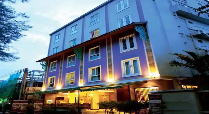 SAWASDEE SUKHUMVIT SOI 8