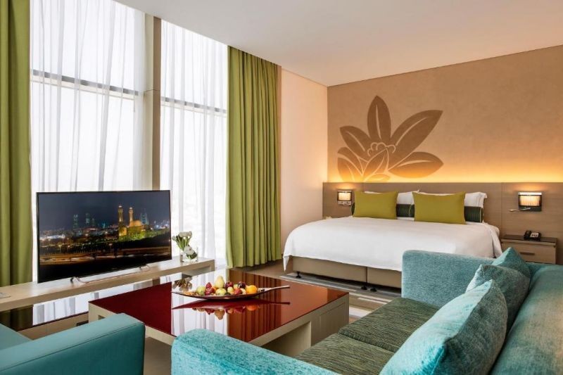 spacious with lounge access