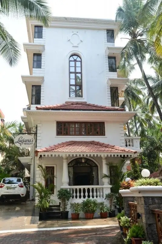 LUCIANAS RESIDENCY