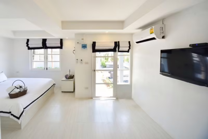 1715 HOUSE & CAFF RESORT PHUKET