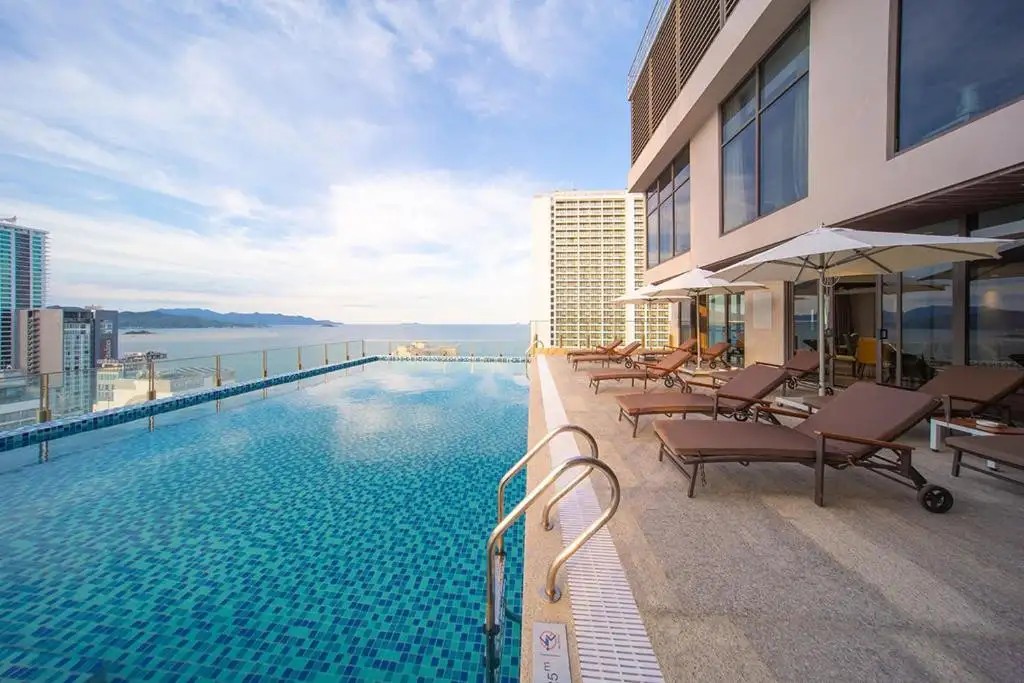GREEN BEACH HOTEL