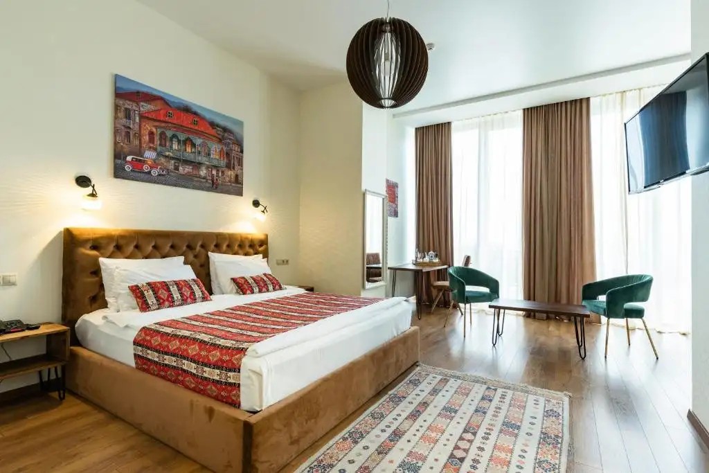 FLOWER HOTEL