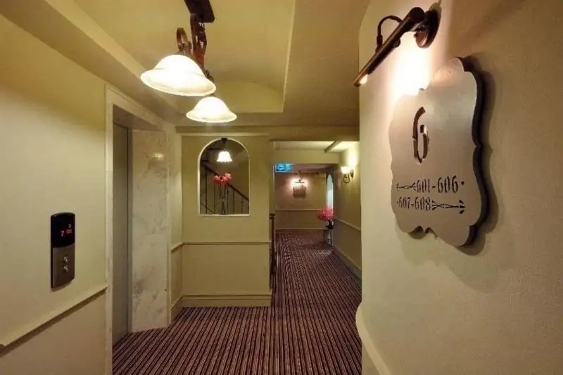LA PETITE SALIL SUKHUMVIT 11