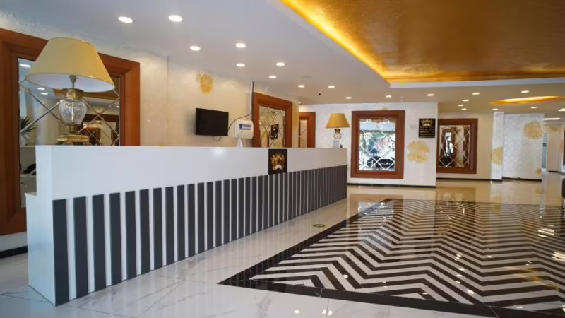 GRAND NIKI HOTEL & SPA