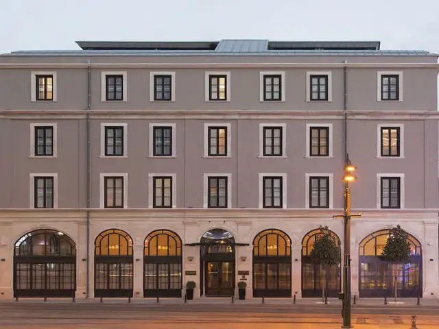 10 KARAKOY ISTANBUL
