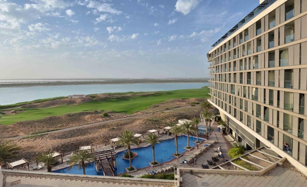 YAS PLAZA MANGROVES BY IHG (EX. RADISSON BLU YAS ISLAND ABU DHABI)