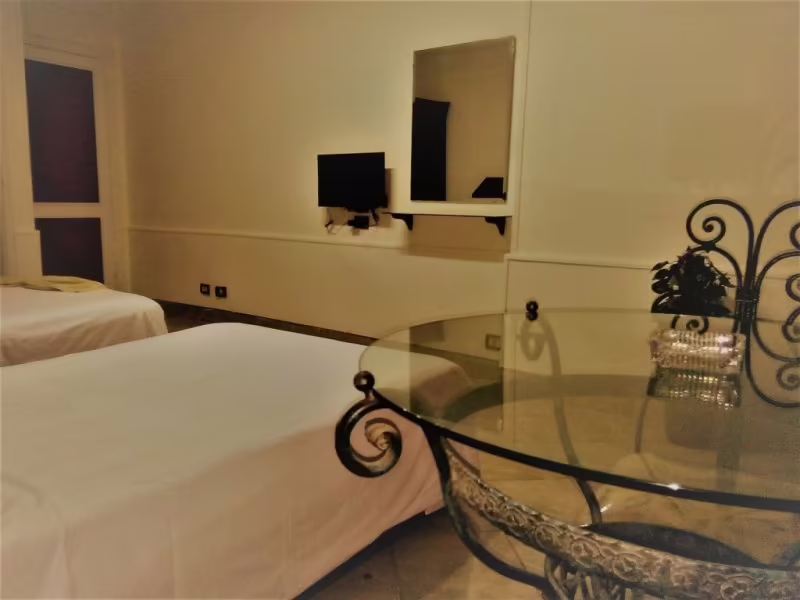 ARABESQUE HOTEL