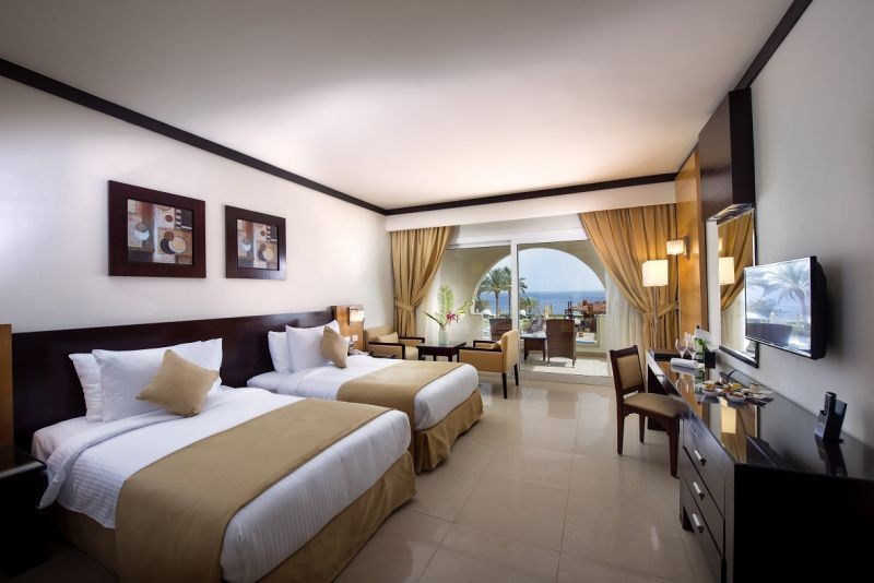deluxe pool / side sea view / sea view
