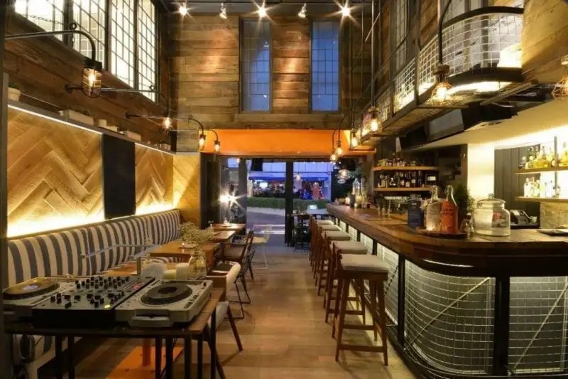 LA PETITE SALIL SUKHUMVIT 11