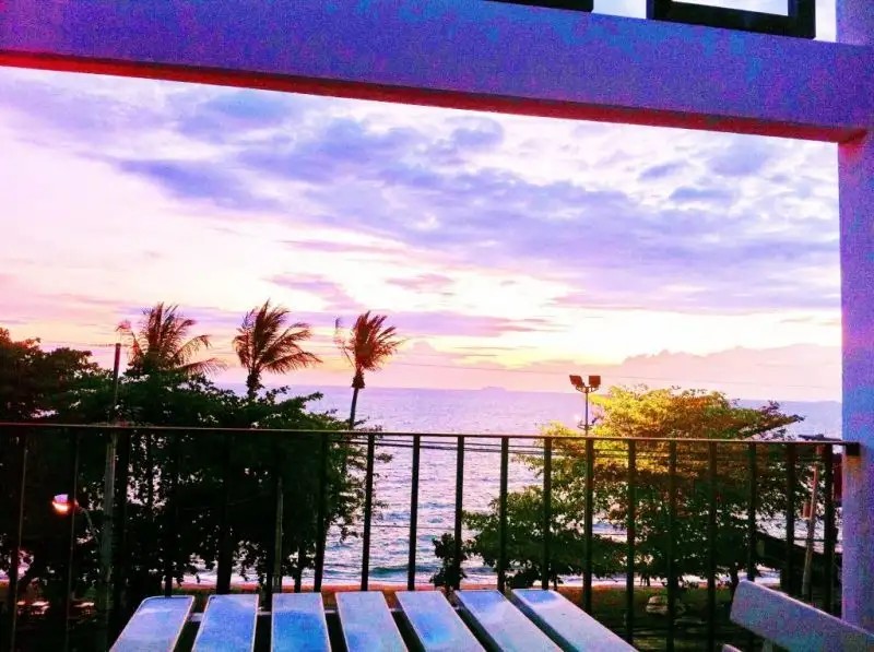 BEACH GALLERY HOUSE