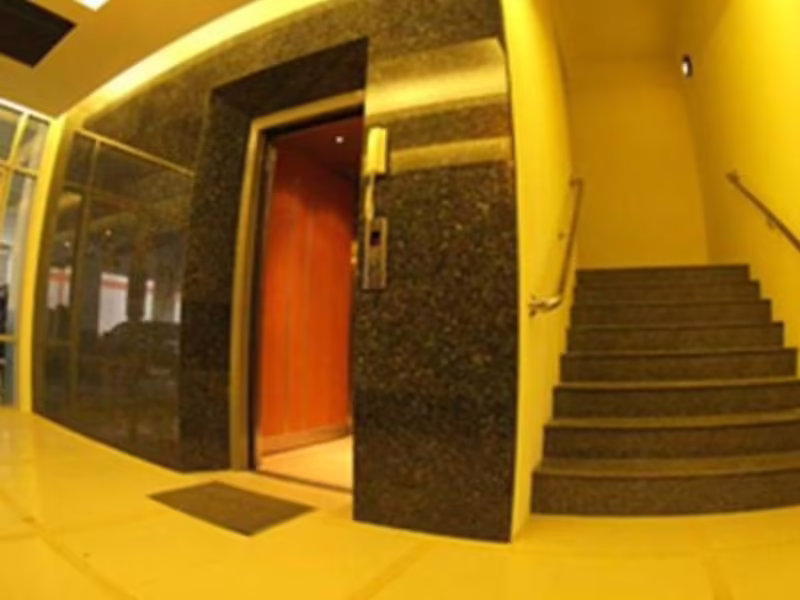 R-CON RESIDENCE