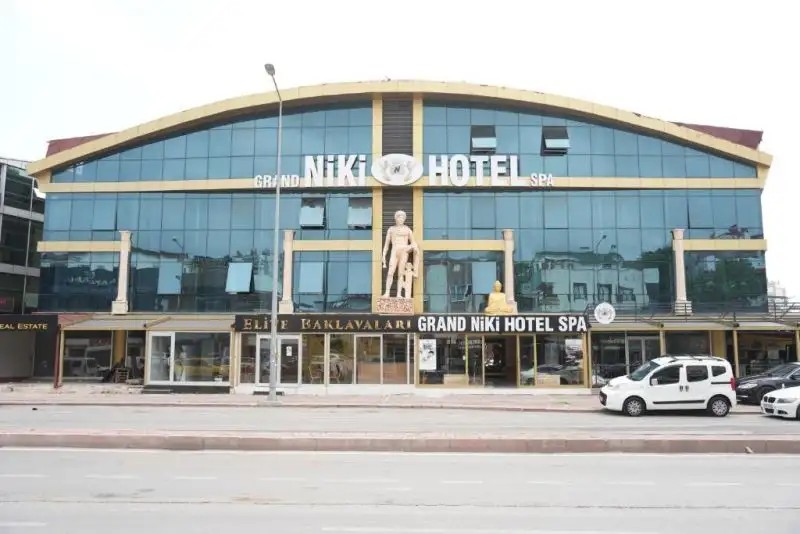 GRAND NIKI HOTEL & SPA