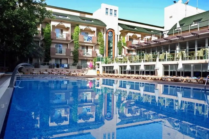 ROYAL AMBASADOR HOTEL (EX. AMBASSADOR ANEX)