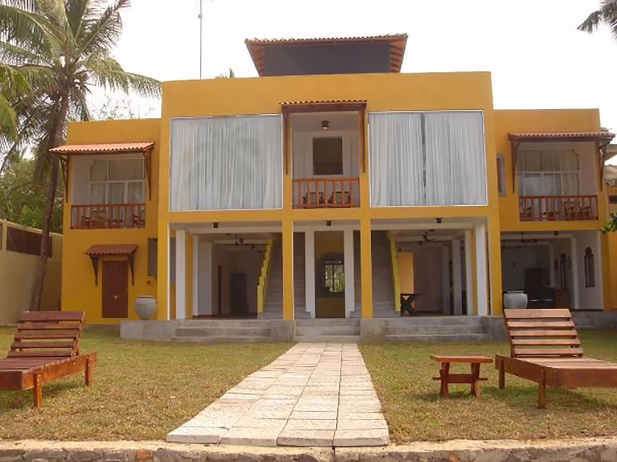 AMANDA BEACH VILLAS