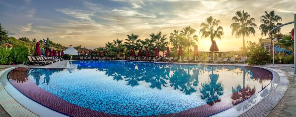 JUSTINIANO DELUXE RESORT